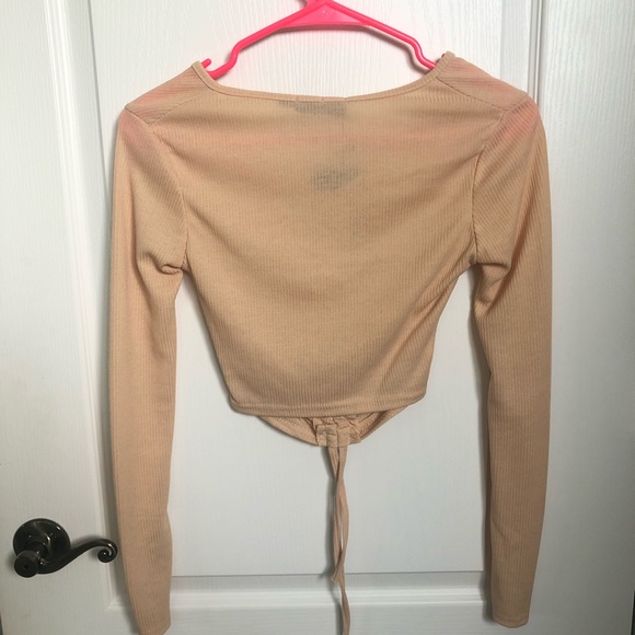 Pretty Little Thing Crop Top - Picture 6 of 7